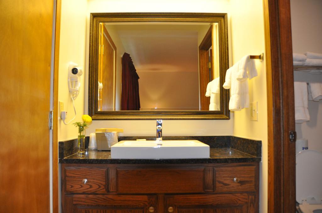 Shepherd Mountain Inn&Suites Pilot Knob Zimmer foto
