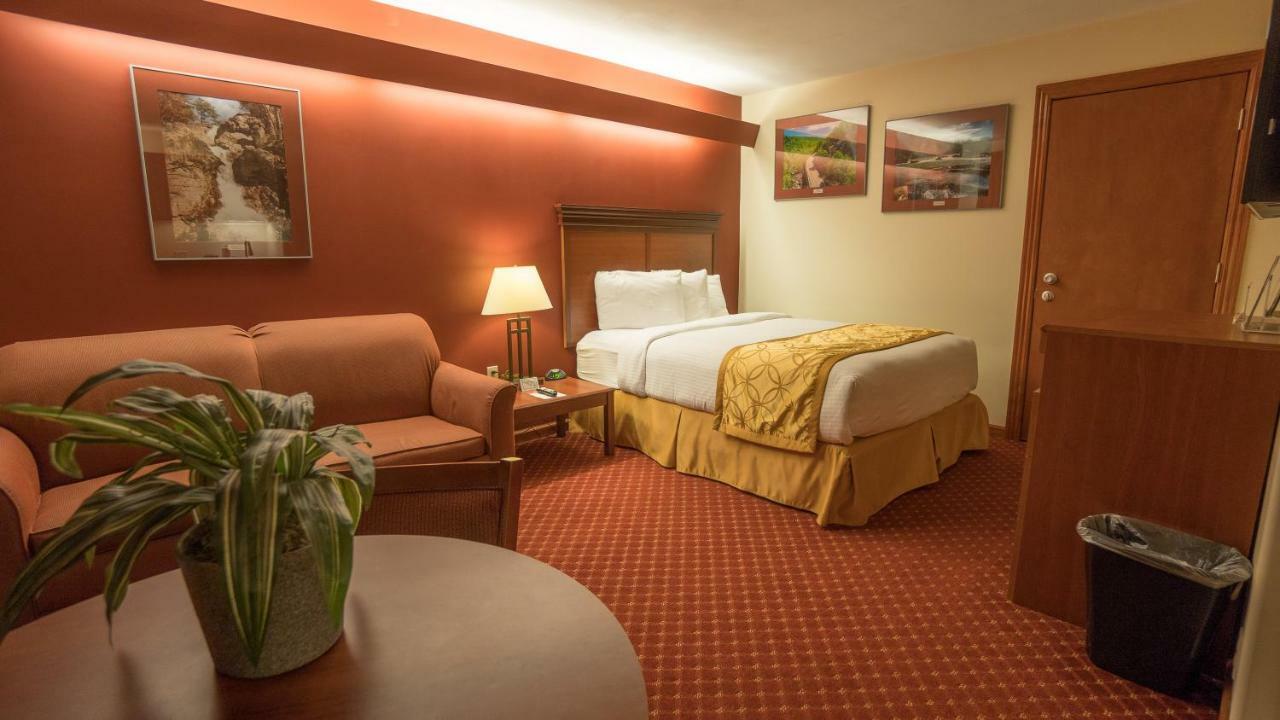 Shepherd Mountain Inn&Suites Pilot Knob Exterior foto