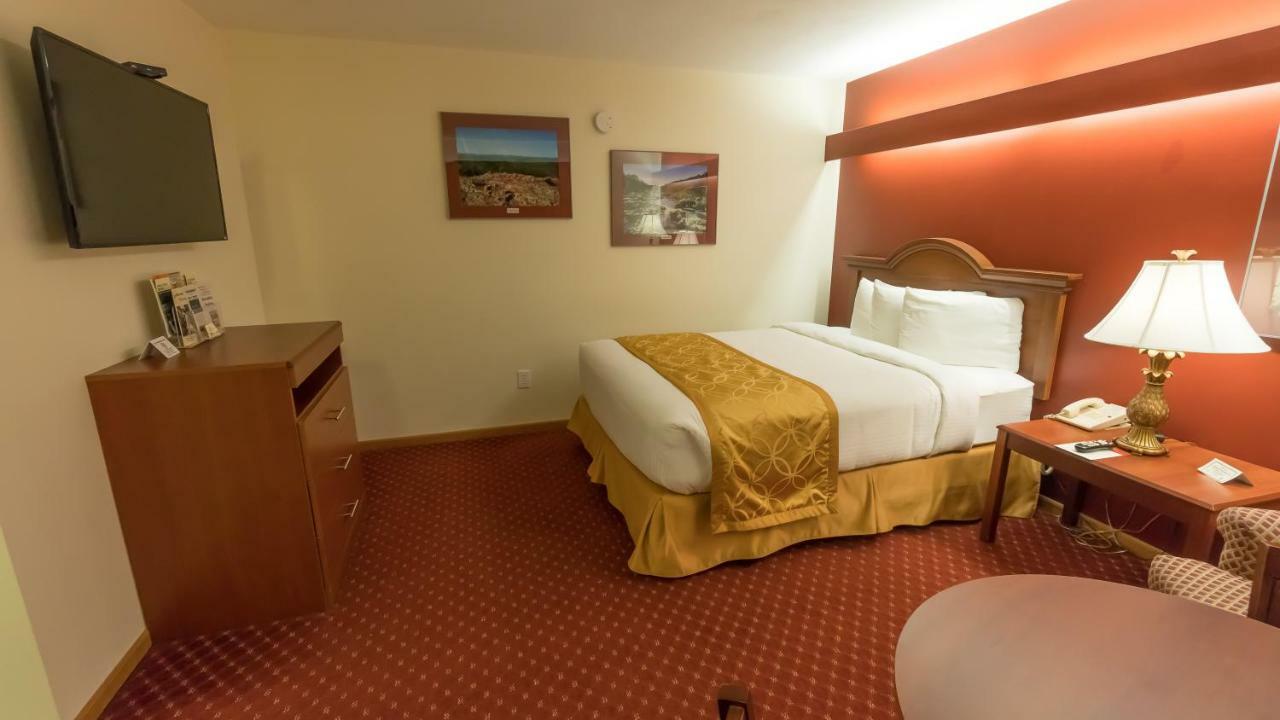 Shepherd Mountain Inn&Suites Pilot Knob Exterior foto