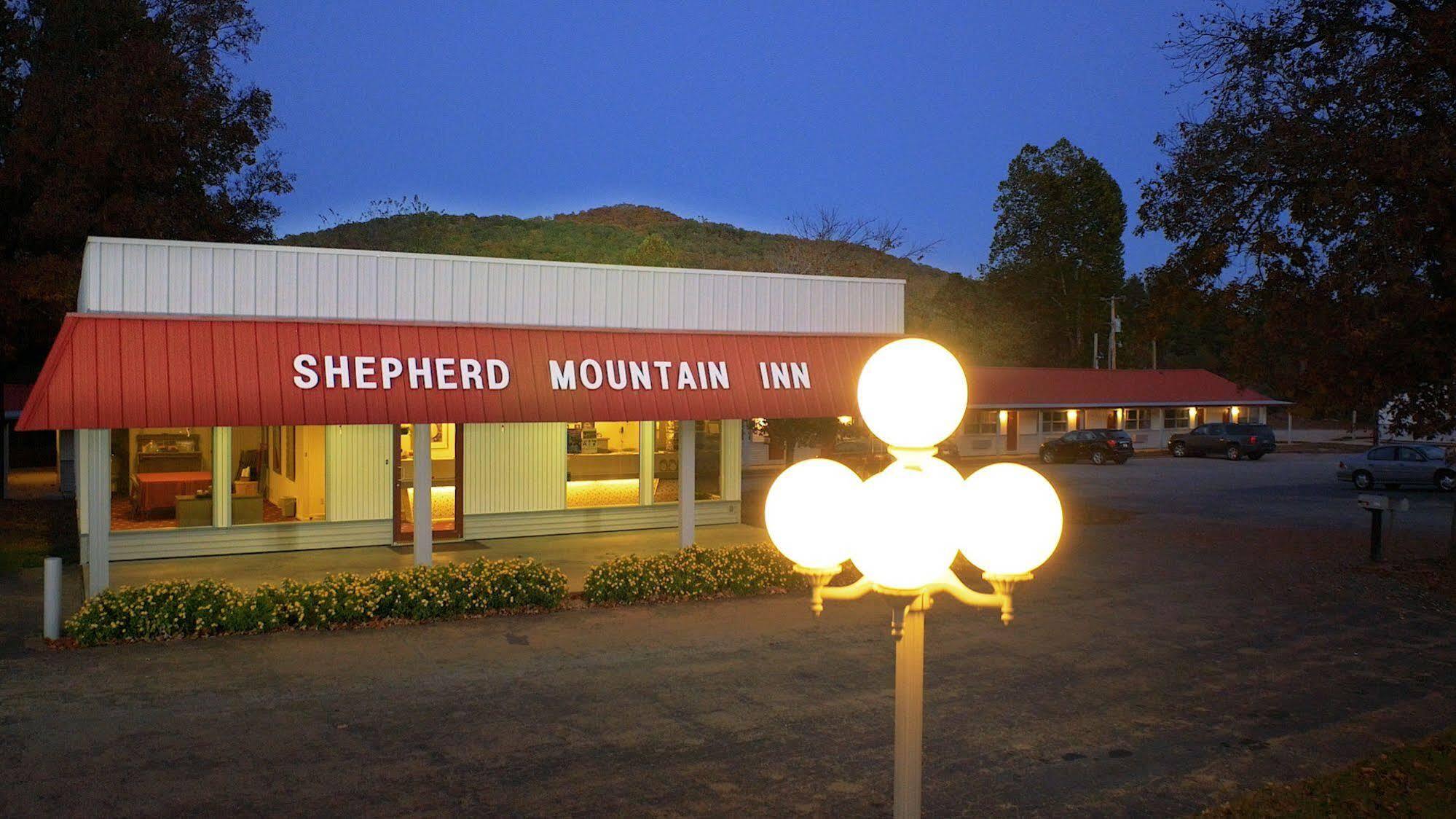 Shepherd Mountain Inn&Suites Pilot Knob Exterior foto