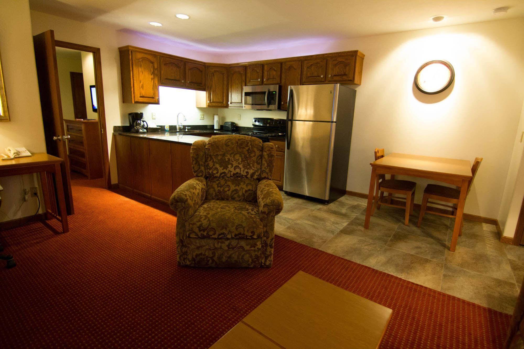 Shepherd Mountain Inn&Suites Pilot Knob Exterior foto