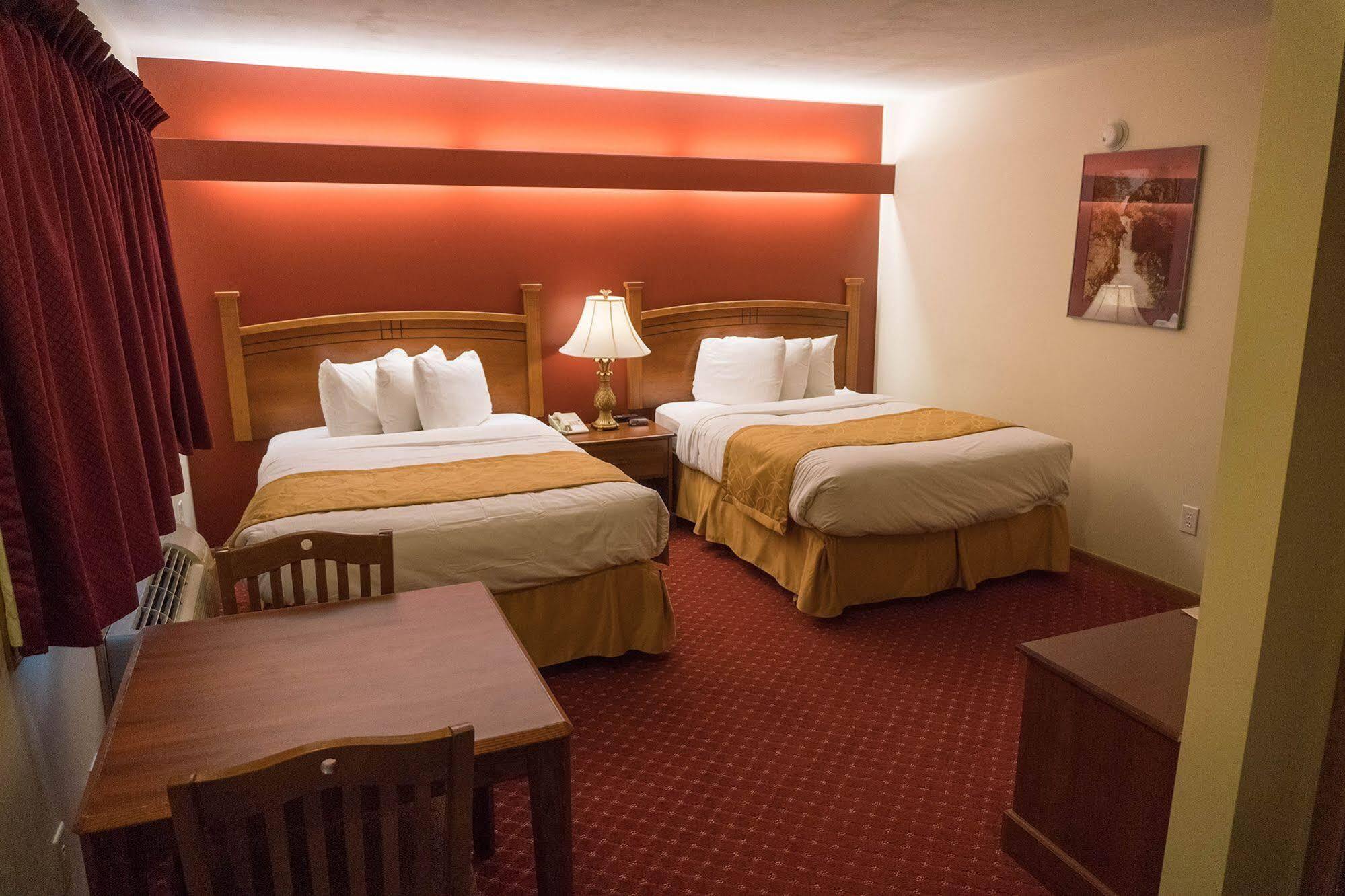 Shepherd Mountain Inn&Suites Pilot Knob Exterior foto