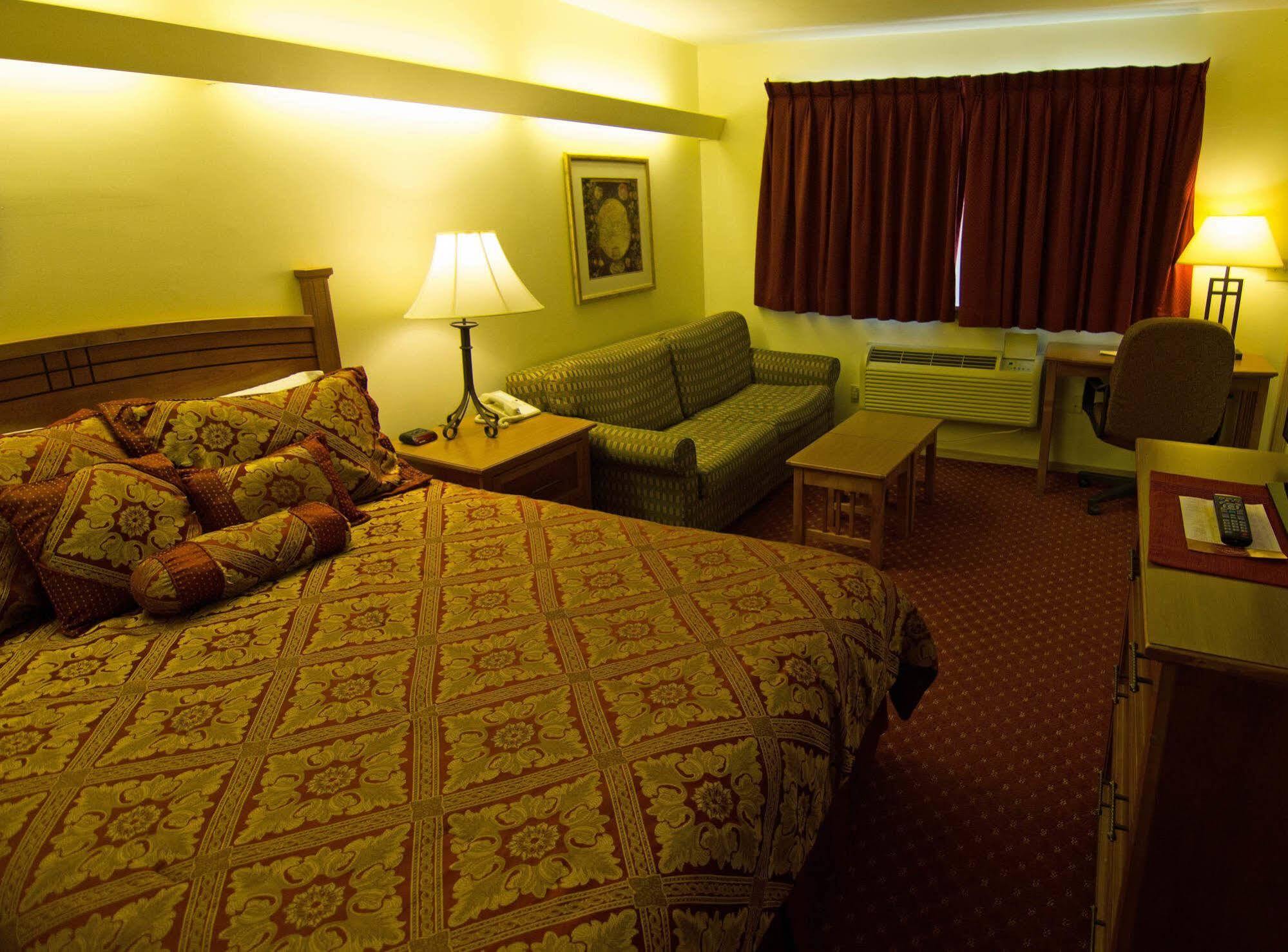 Shepherd Mountain Inn&Suites Pilot Knob Exterior foto